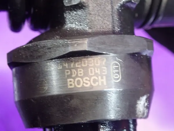 Iniettore VW POLO IV 1.4 TDI 038130073BL image 8