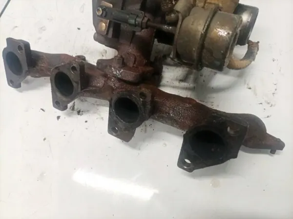 Colector de escape OEM 2196864 Peugeot 307 2.0L image 3