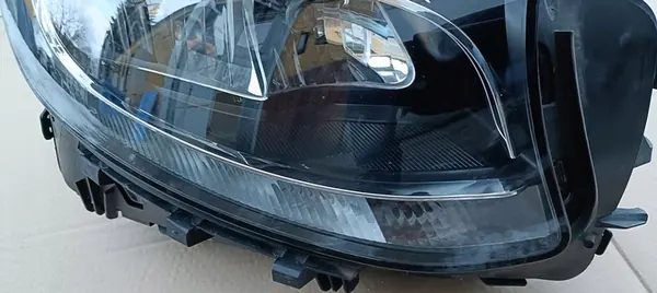 Rechter Voorlicht Mercedes-Benz GLC X253 A2538200261 image 5