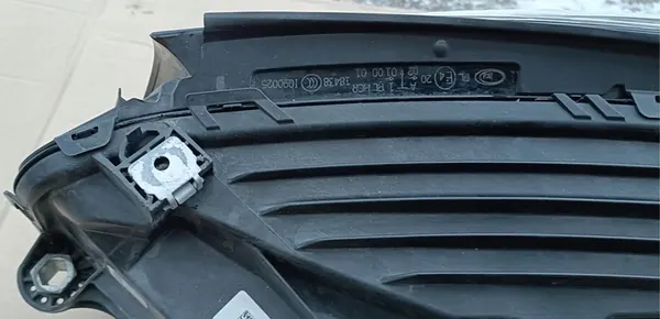 Rechter Voorlicht Mercedes-Benz GLC X253 A2538200261 image 8