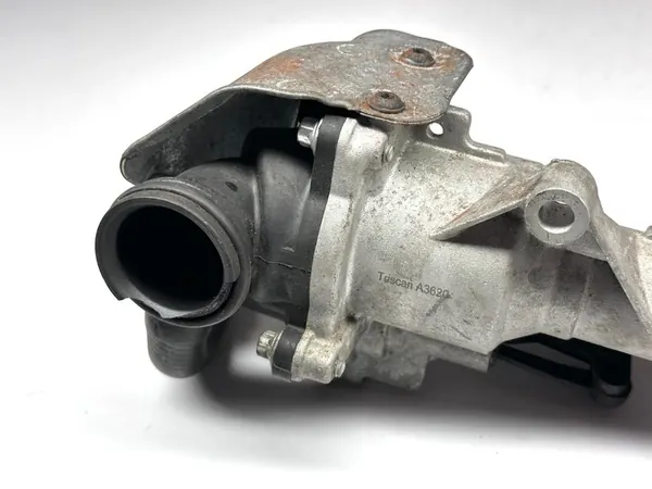 Bomba de agua Mercedes-Benz A 270 200 06 01 image 3