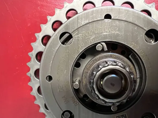 2021 BMW X1 F48 F49 Roda de Válvula Variável 8629907 image 3