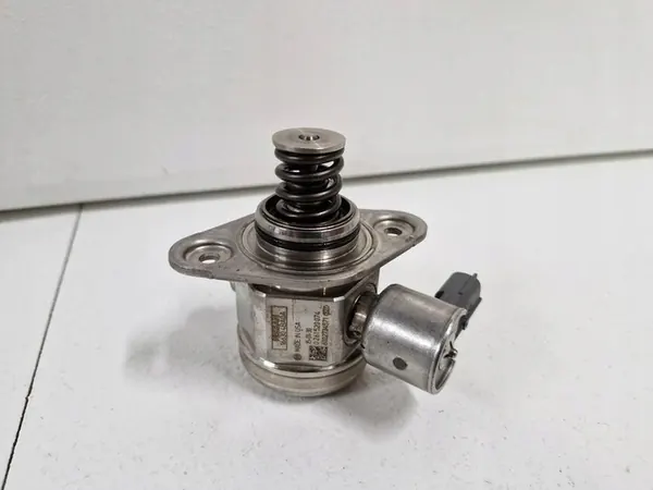 RENAULT CLIO 4 IV RS 1.6 TCE Polttoainepumppu 166304BA0A image 2