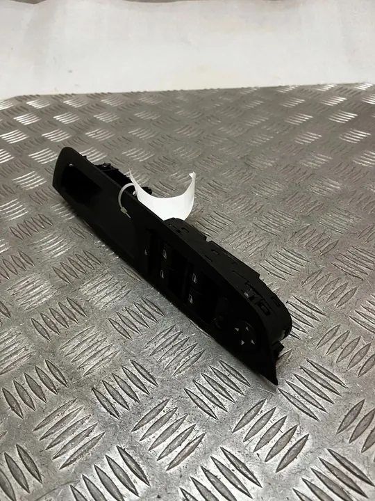 BMW X5 E70 2008 Raam Schakelaars OEM 9122121 image 3