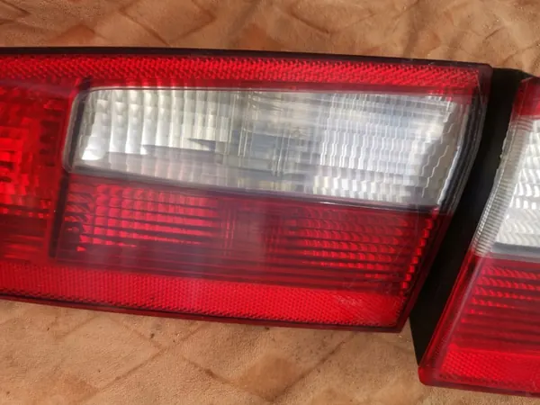 Lámpara trasera derecha Renault Laguna II HATCHBACK image 3