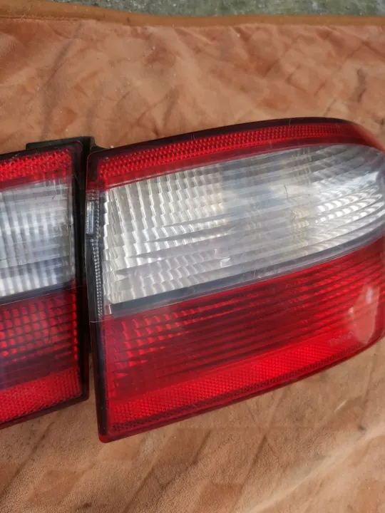Lámpara trasera derecha Renault Laguna II HATCHBACK image 5