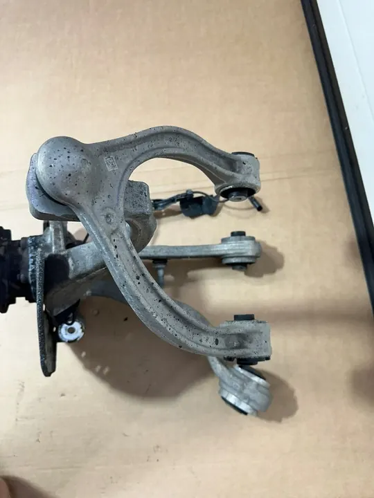 Fram höger styrknut Mercedes C W205 OEM image 3