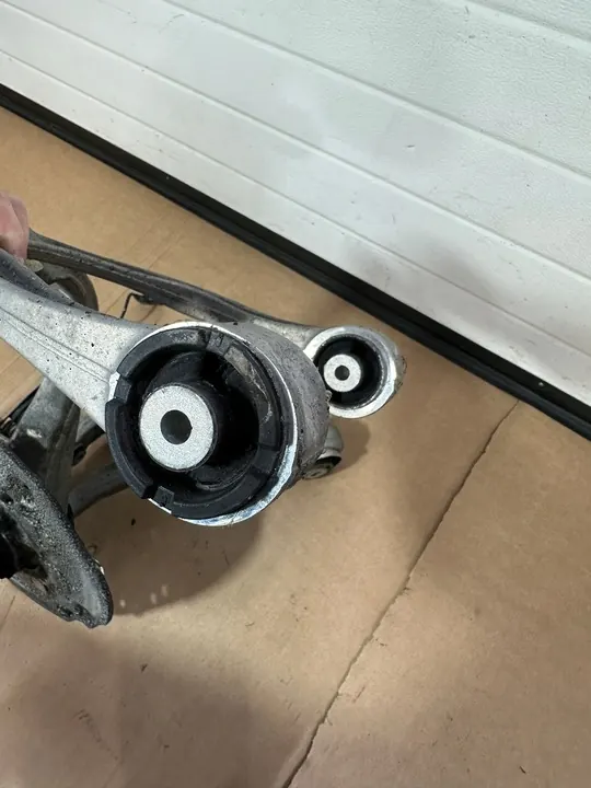 Fram höger styrknut Mercedes C W205 OEM image 4