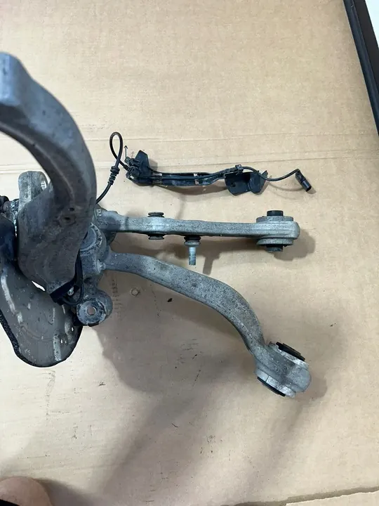 Fram höger styrknut Mercedes C W205 OEM image 7