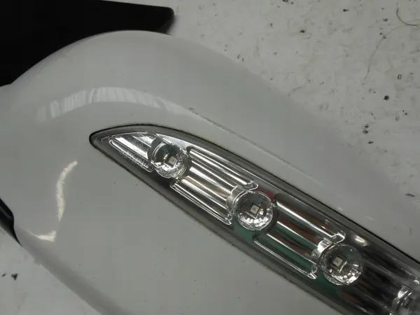 HYUNDAI IX35 Vasemman Puolen Peili 8 Pin Indikaattori TCW 876102Y070 image 8