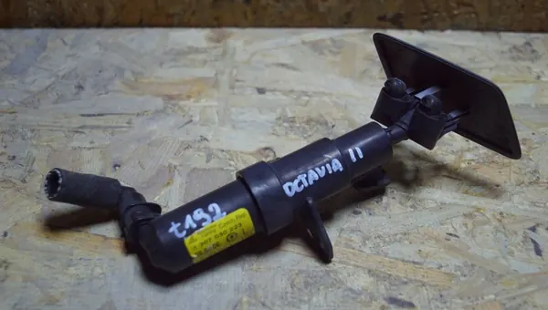 SKODA OCTAVIA II Left Headlight Washer 1Z0955965A image 4