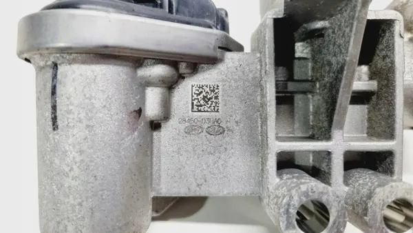 Válvula EGR Hyundai Kona OEM 2845003HA0 - Usada image 5