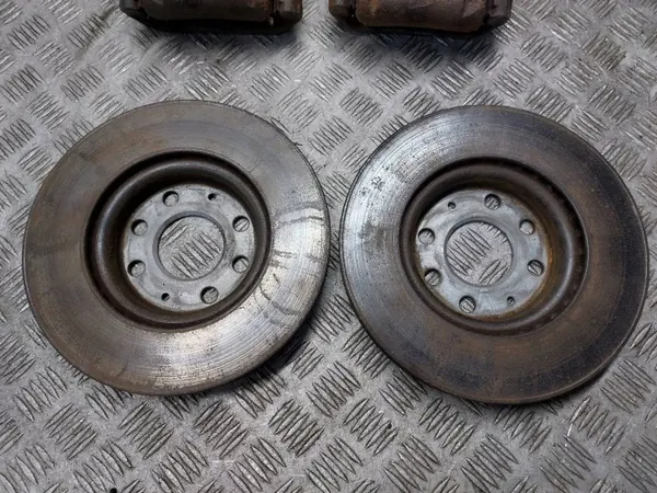 Discos + Pastilhas + Pinças Travão Dianteiro Opel Corsa D image 3