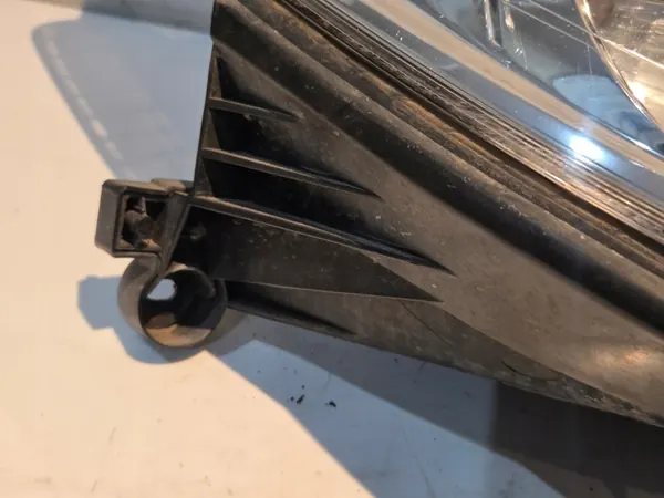 Faros delanteros derecho Thalia II 8200700030 image 5