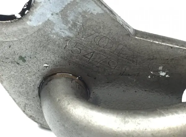 Tobera de aceite Volvo OEM 1547914 - Usado image 6