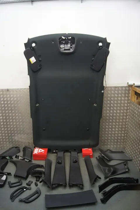 Garniture de pilier noir Jeep OE pour Cherokee WK2 image 2