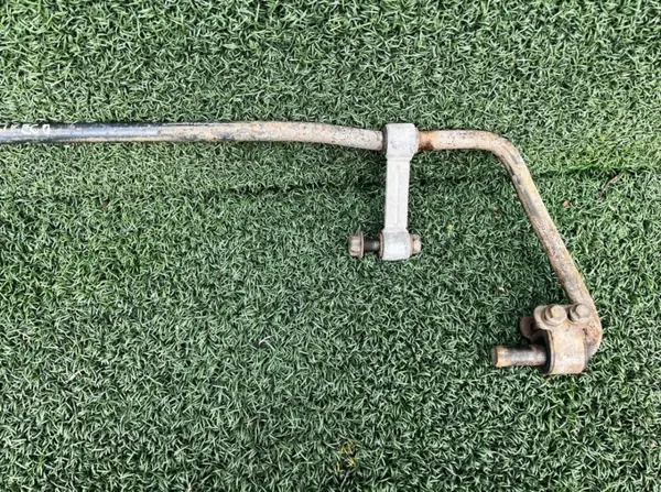 Barra estabilizadora trasera OEM 504083640 para Iveco Daily 4ª gen image 4