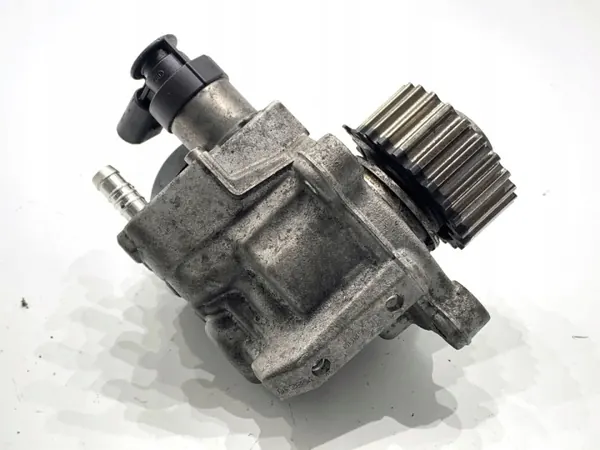 Injectiepomp VW Passat B8 04L130755D 150pk image 3