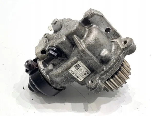Injectiepomp VW Passat B8 04L130755D 150pk image 4