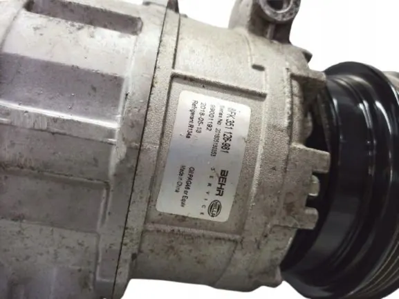 Compresor aire acondicionado VW OEM 8FK351126981 - Usado image 3