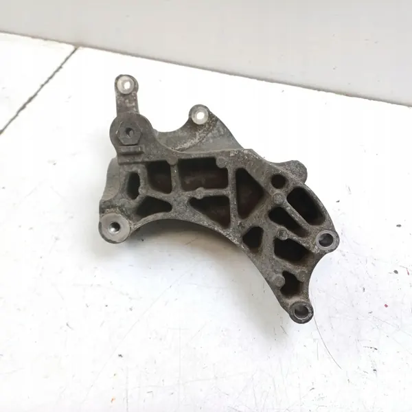 Support de pompe de direction Mitsubishi OE OEM 4450A188 image 3