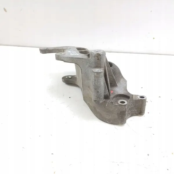 Support de pompe de direction Mitsubishi OE OEM 4450A188 image 4