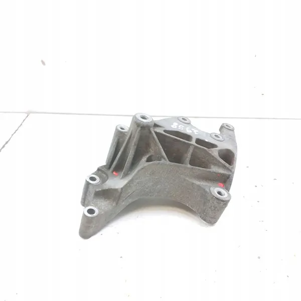 Support de pompe de direction Mitsubishi OE OEM 4450A188 image 6