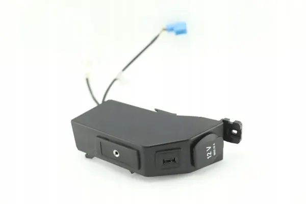 Enchufe USB AUX OEM A1728210211 para Mercedes SLK R172 image 2