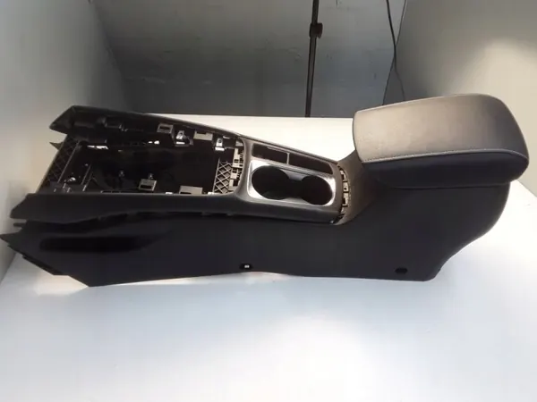 Apoio de braço consola MG5 II OEM 10719040 - Usado image 2
