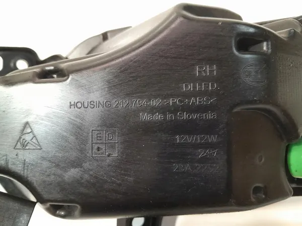 PEUGEOT 308 II T9 LIFT LED DRL Rechts 9818341680 image 8