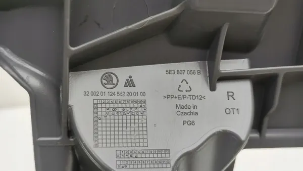 Suporte de para-choque dianteiro direito SKODA OCTAVIA IV (TC424) image 7