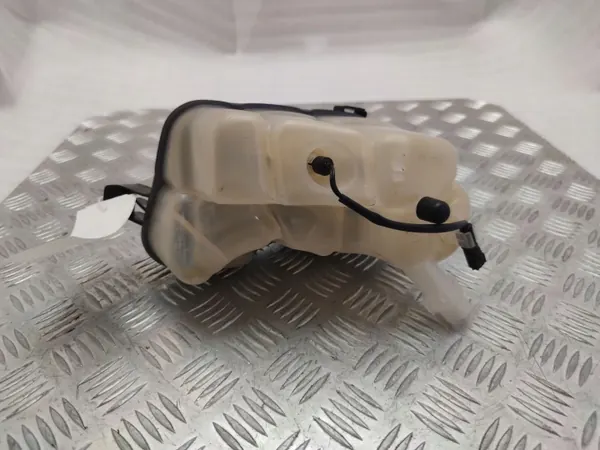 Réservoir de liquide de refroidissement Jaguar E-Pace 2020 image 4