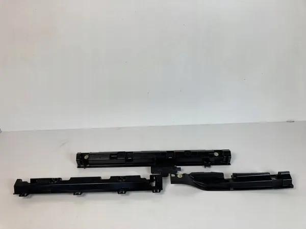 BMW i4 G26 Rechte Schwellerverkleidung OEM 8737092 image 2
