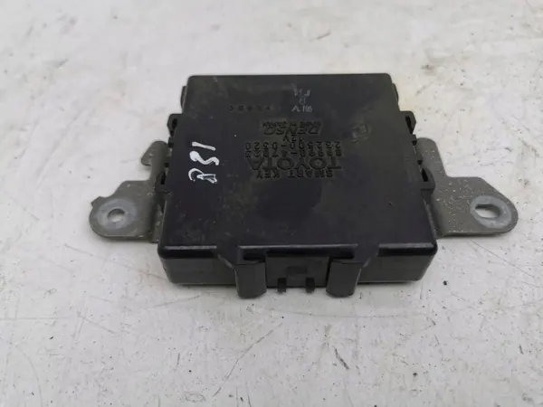 Keyless module Toyota Prius 2006 OEM 8999047023 image 3