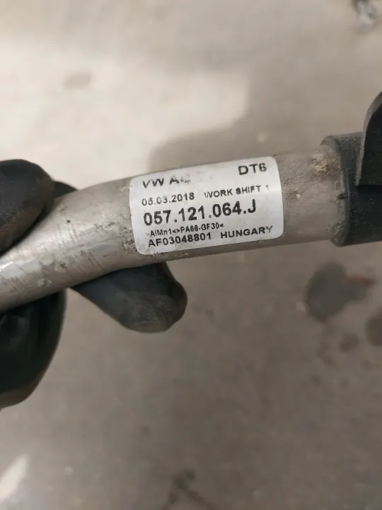 AUDI Q7 4M Jäähdytysnesteputki etu oikea 057121064J image 3