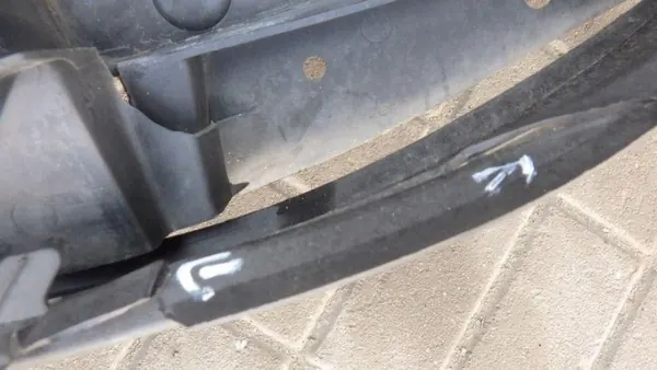 Framstötskydd OEM 622354651R Renault Megane III image 8