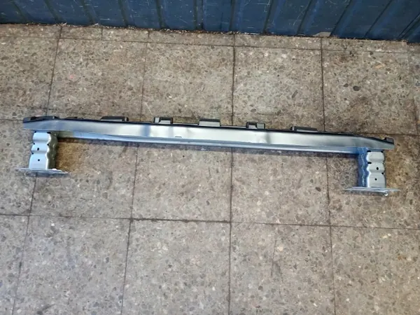 Viga para-choques traseira Dacia Sandero III OEM 755B67577R image 3