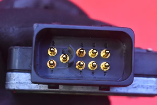 Ruiskutuspumpun Ohjausyksikkö VW Passat B5 2.5 TDI image 7