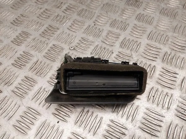 Grille de ventilation tableau de bord Porsche OEM 97055535201 image 5
