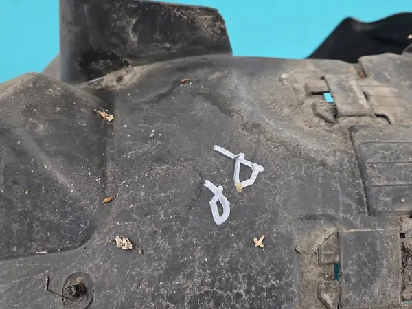 Front Right Wheel Arch Opel Corsa D image 2