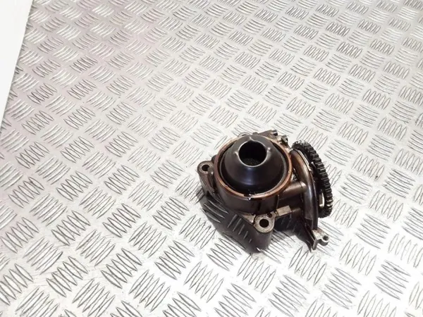VW Oljepump OEM 03D115105 för Polo 1.2L 2011 image 2