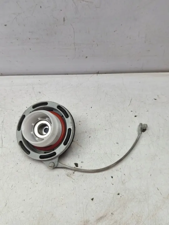 Tapa de combustible OEM 31010J9000 para Kia Rio IV 2020-2023 image 4