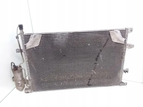 Volvo S60 2002 Etu-AC-kondensaattori OEM 30676602 image 3