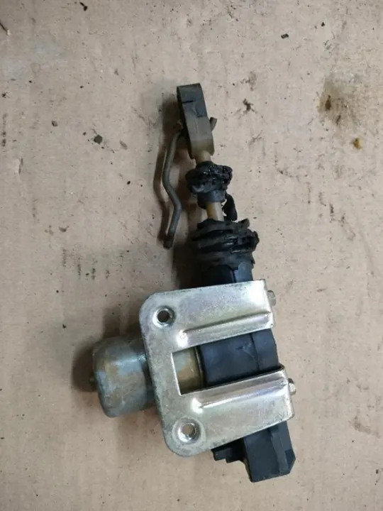Actuateur de verrou central gauche Opel Ascona C OEM 5045687 image 3
