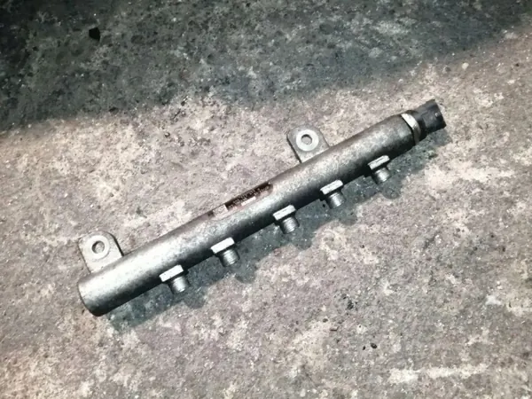 Opel OE 55209572 Einspritzschiene gebraucht image 2