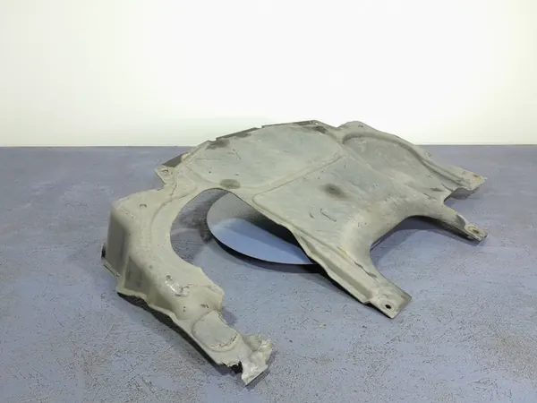 MERCEDES CLC CL203 Motor Undertray A2035243630 image 3