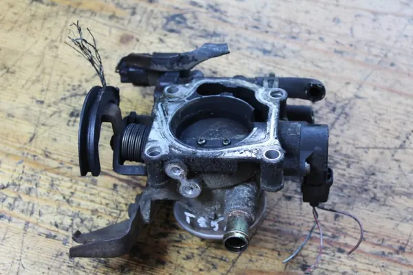 Gasklepbehuizing OEM 22270-22061 voor Toyota Avensis T25 image 3