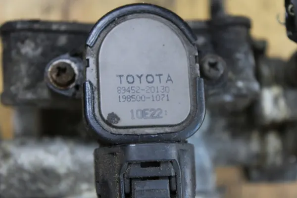 Gasklepbehuizing OEM 22270-22061 voor Toyota Avensis T25 image 6