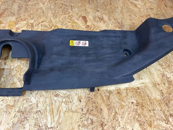 OEM 5328947071 Vordersitzgurtabdeckung Toyota Prius IV image 5