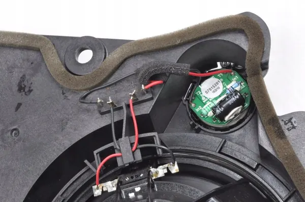 Volvo C30 Kaiutin OEM 30659364 - Käytetty image 3